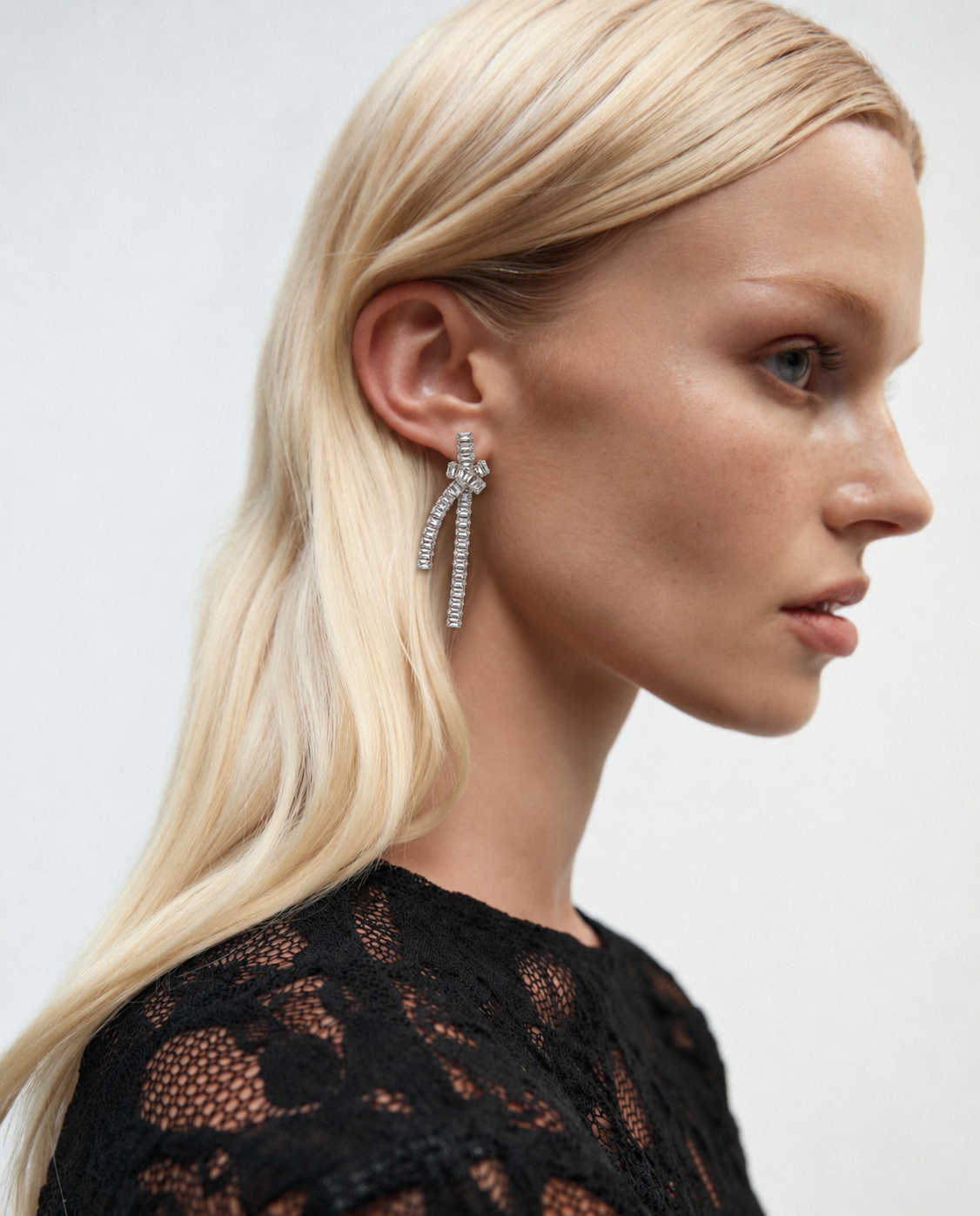 CAMELIA EARRING