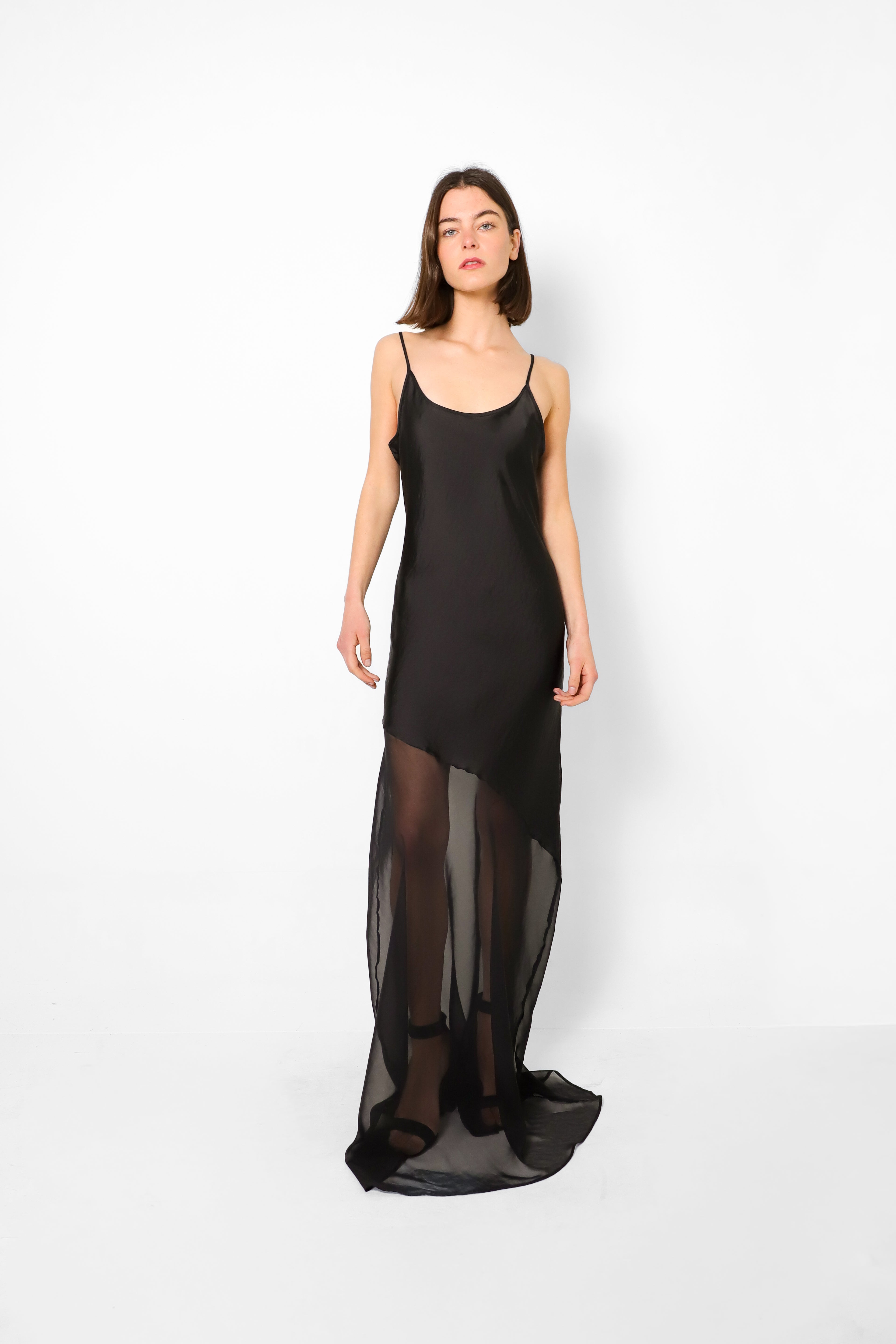 VESTIDO MILA CAMISETA S/M CORTE ASIMETRICO GASA