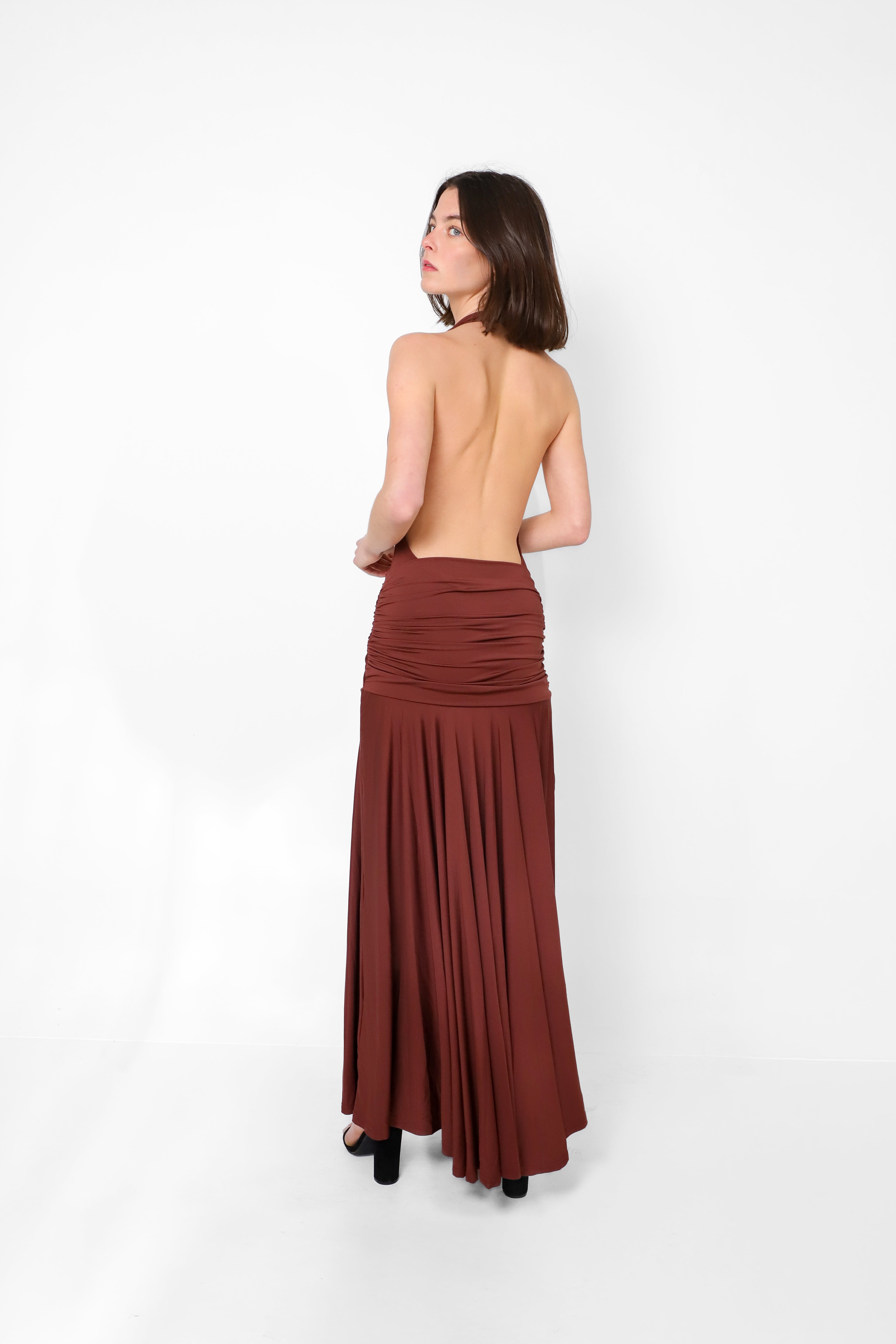 VESTIDO FEDRA HALTER ESCOTE PROF. AMARRA DELANTERO